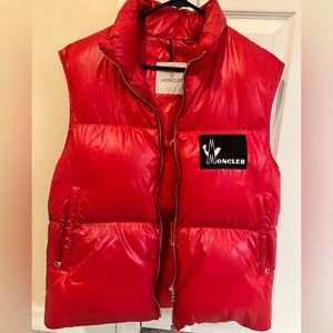 Authentic men’s moncler vest. Size 2.